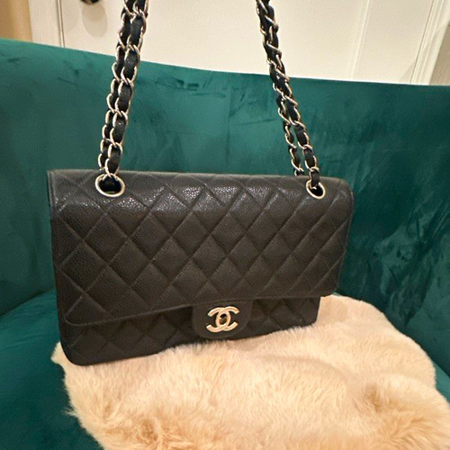 Chanel classic black quilted - chanel,