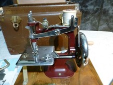 VINTAGE ESSEX MINATURE SEWING