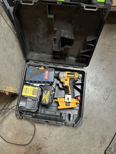 Dewalt dc825 impact drill - dewalt,