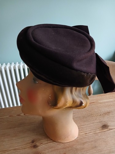 1940s brown felt - 1940s,