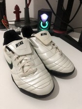 Nike Astro Turf Junior Size 13 White Black & Green Good Condition