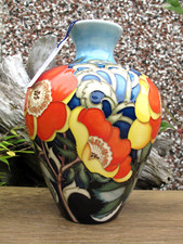 Moorcroft RHS ROSA EGLANTERIA