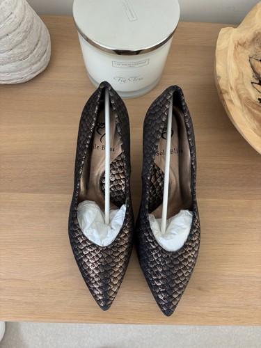 Gorgeous brand new sole - gorgeous,