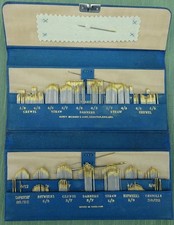Superb Vintage Collection of Sewing Needles by Henry Milward of Redditch in Case