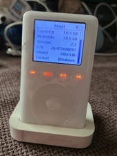 Apple iPod Classic 3rd Generation White 20GB A1040 with original case! (bundle)