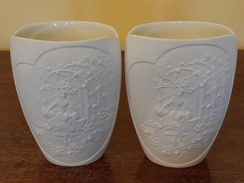 Pair vintage kaiser porzellan - pair,