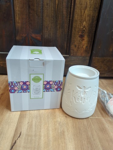 Nib scentsy kindness bee kind - scentsy,