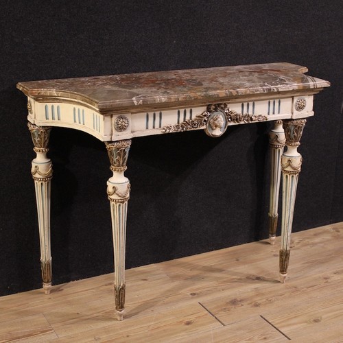 Italian console lacquered