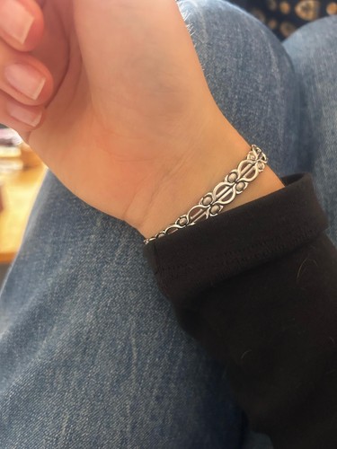 White gold bracelet art