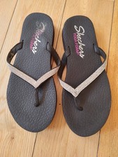 Skechers Womens Yoga Foam Flip