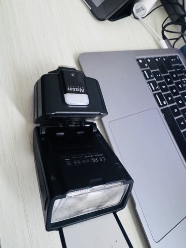 Nissin i40 compact flashgun - i40,
