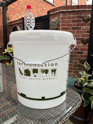 Fermentation bucket 25l - fermentation, bucket.