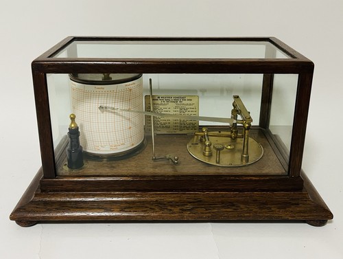 Antique oak cased clockwork - oak,