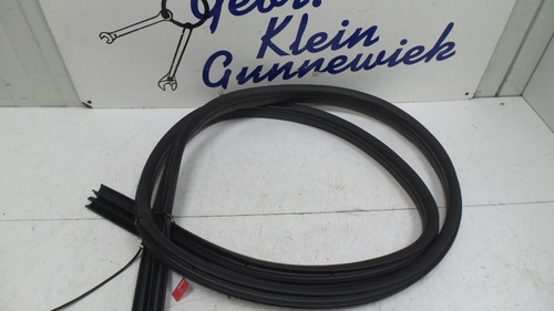 Door rubber right rear ford - right,