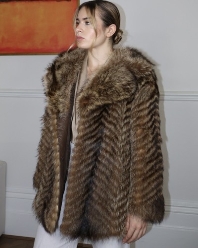 Amazing vintage raccoon - amazing,