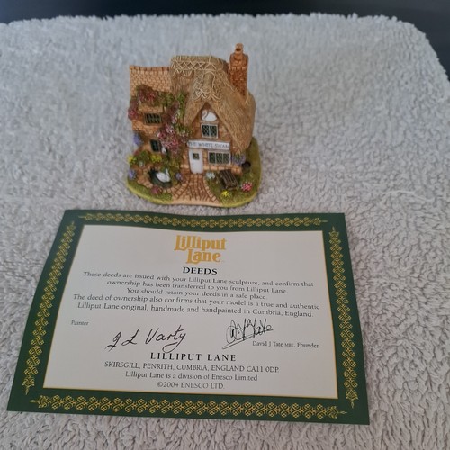 Lilliput lane the white swan - the,