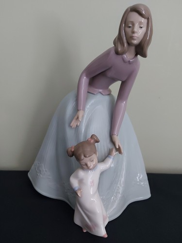 Rare nao lladro 1318 - by, "first