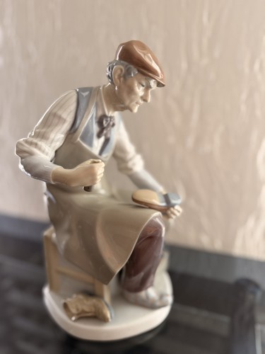 Vtg lladro cobbler shoemaker - lladro,