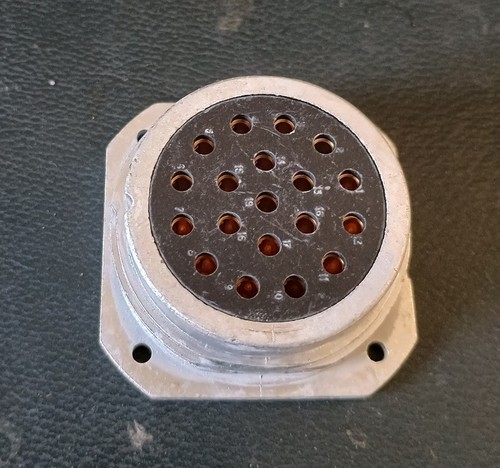 Female panel mount - female, 19