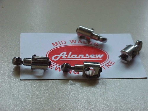 One singer 20u needle clamp - one,
