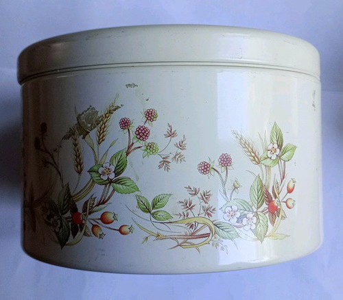 Vintage cake biscuit tin - vintage,