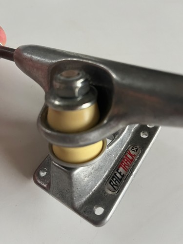 Tracker skateboard trucks - tracker,