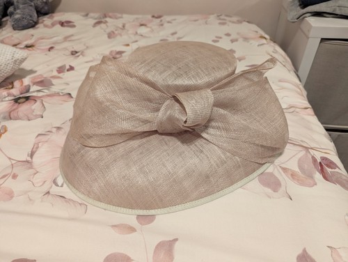 Phase eight champagne - eight, hat