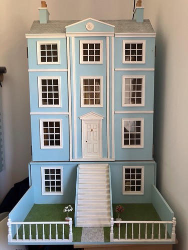 Fully furnished dolls house - fully,