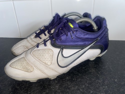 Nike ctr360 maestri 2011 - ii,