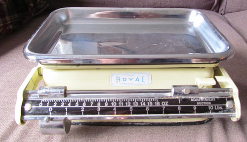 Vintage royal weighing - ",