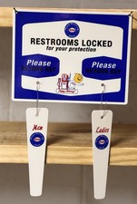 ESSO GASOLINE RESTROOMS KEY