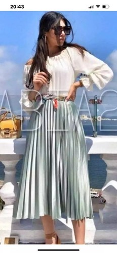 Zara pleated midi skirt size - pleated,