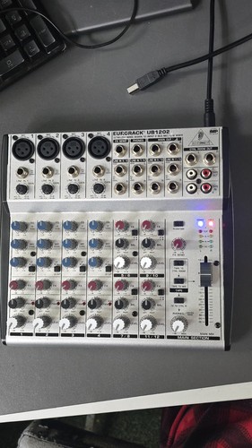 Working behringer eurorack - working,