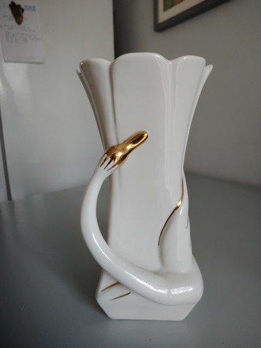 Vintage white swan form - white,