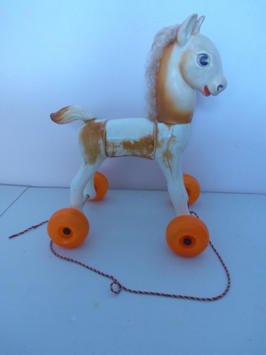 Vintage pull along plastic - , toy