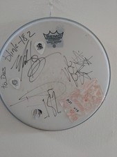 Blink 182 Signed drumskin+plectrums+backstage pass+drumstick