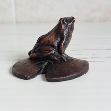 Frog On Lily Pad Figurine Brown Resin Small H 4.5cm Jade House Crafts Animal