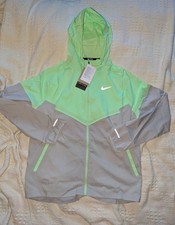 Men's Nike Repel Windrunner Vapour Green Size M Brand New With Tags RRP £100