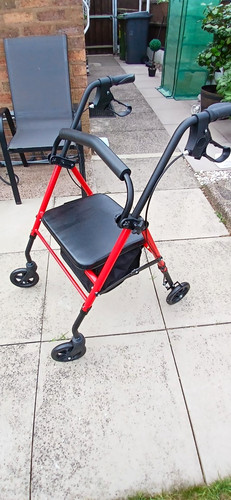 Red black wheel rollator - red/black, 4-wheel
