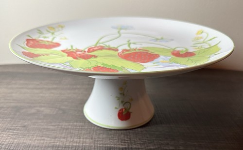 Strawberry hill cake - strawberry,