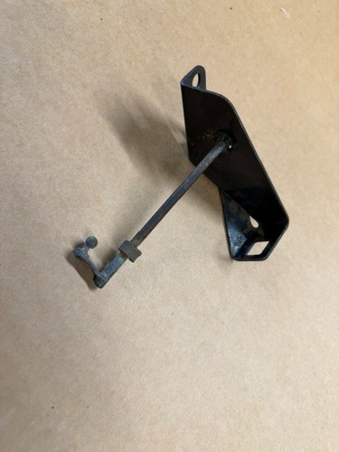 Ford throttle cable - cable, bracket