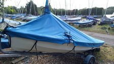 Solo Sailing Dinghy Boom Up