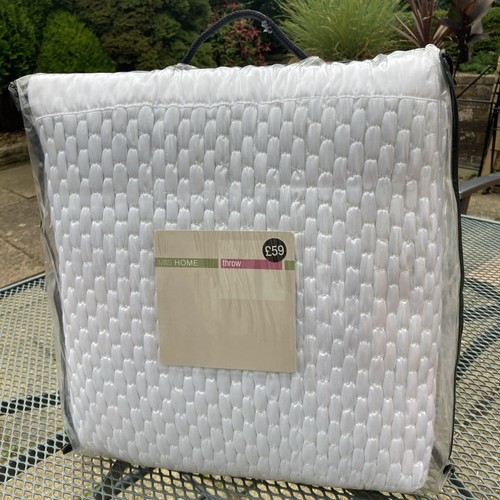 White bed throw 150 x - m&s,