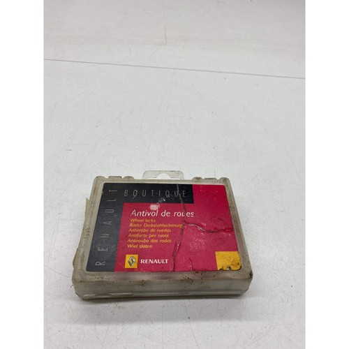 Renault clio locking wheel - renault, nut