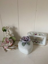 Decorative porcelain x 3 -