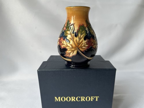 Moorcroft pottery 4 inch - ,,