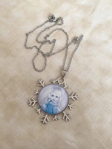 Living dead doll - dead, frozen