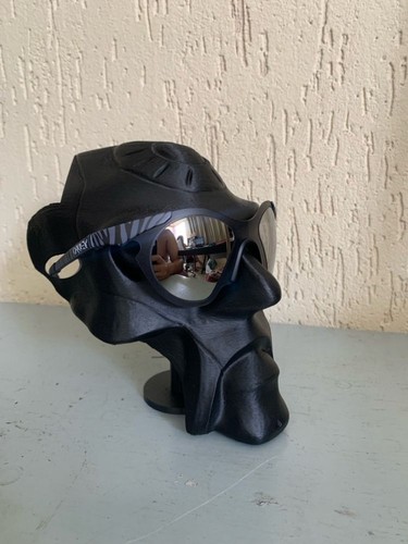 Oakley bob head exhibitor - bob,