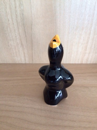 Vintage pie bird - bird, blackbird