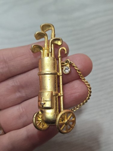 Golf bag gold tone pin - golf, brooch